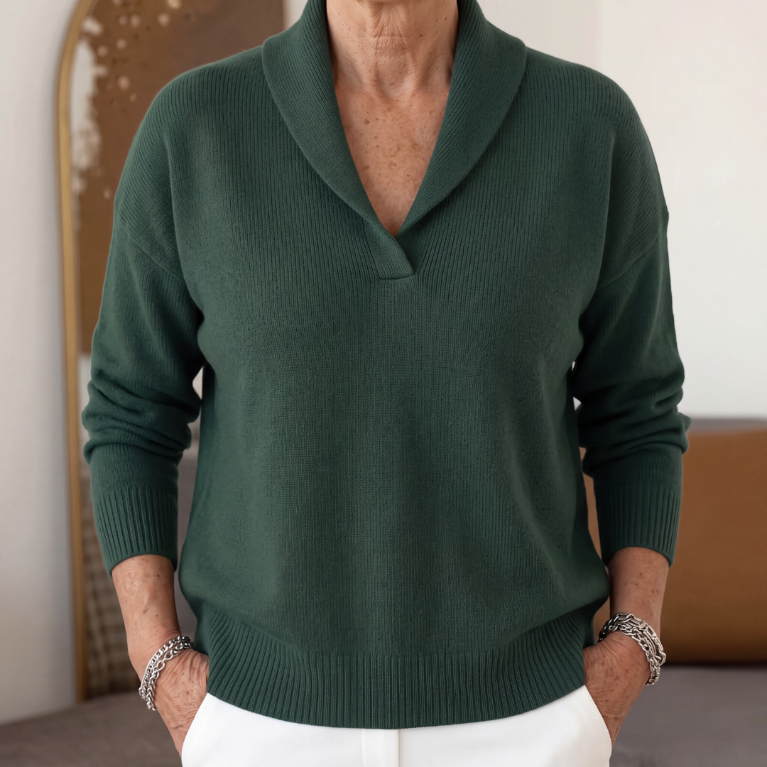 Clarissa | Le pull à col en V « Forgiving-Fit »