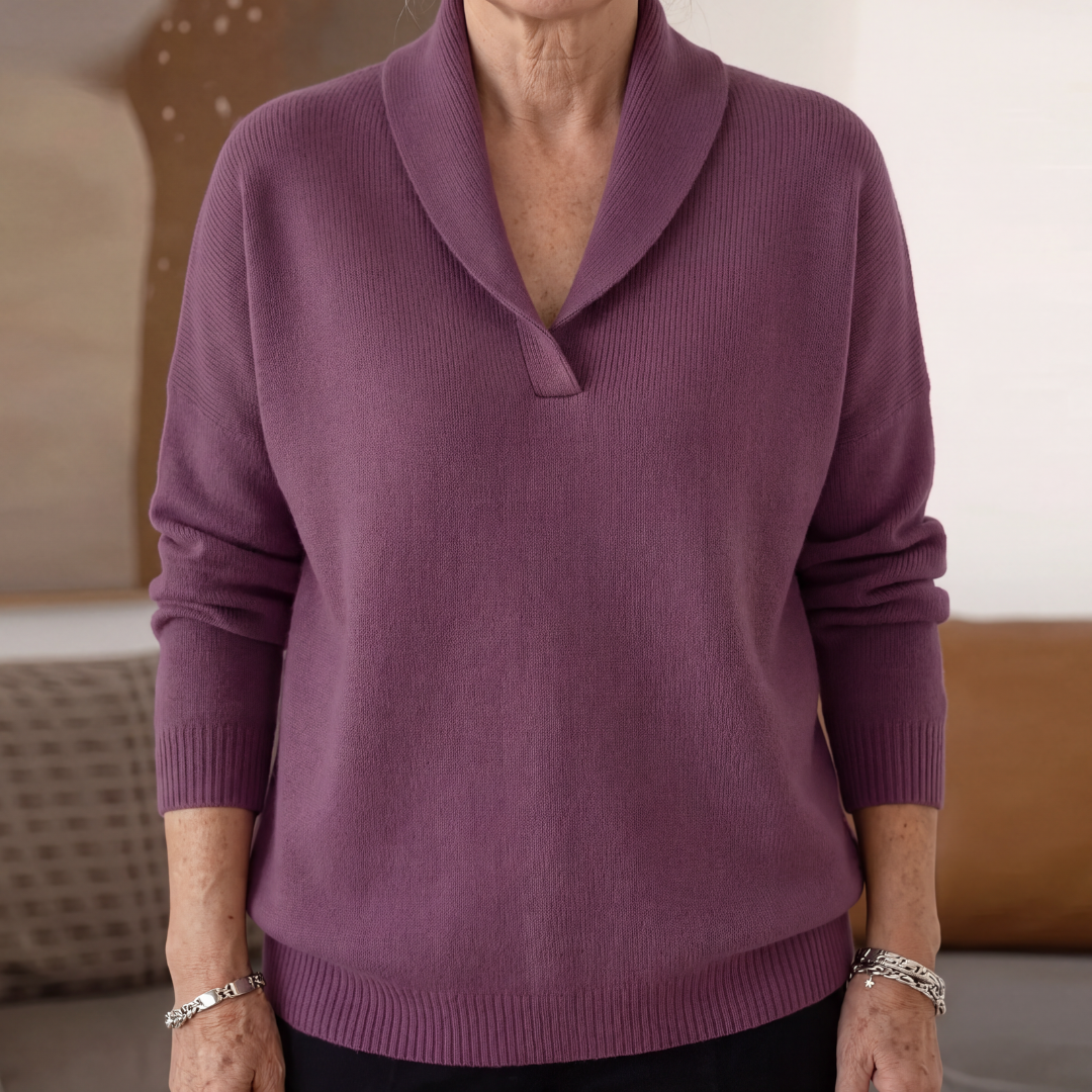 Clarissa | Le pull à col en V « Forgiving-Fit »