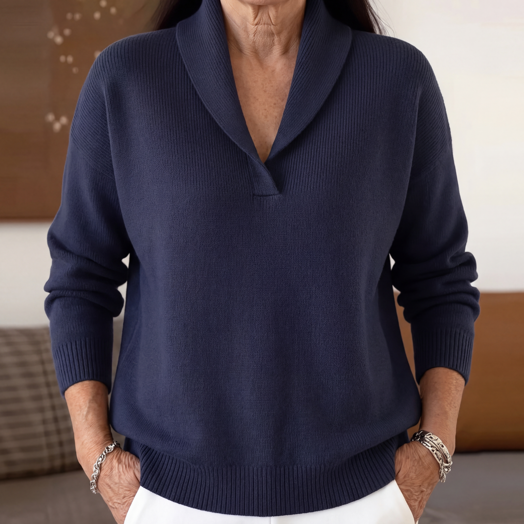 Clarissa | Le pull à col en V « Forgiving-Fit »