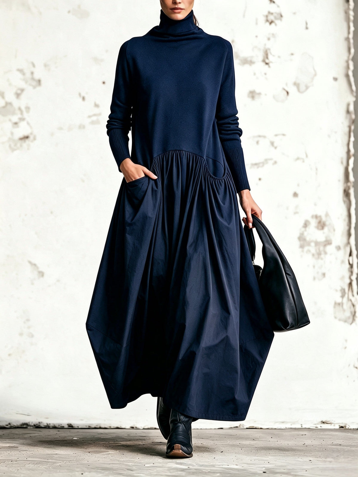 Mireille | Robe longue oversize noire à col montant