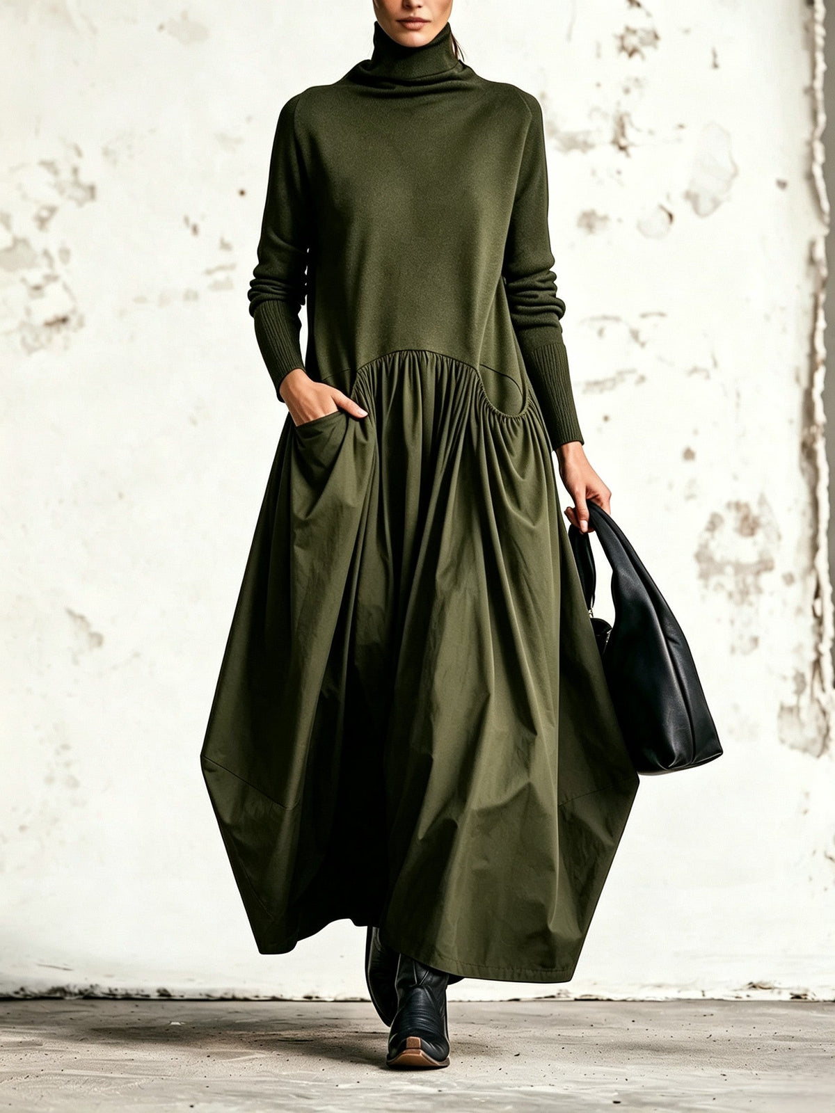 Mireille | Robe longue oversize noire à col montant