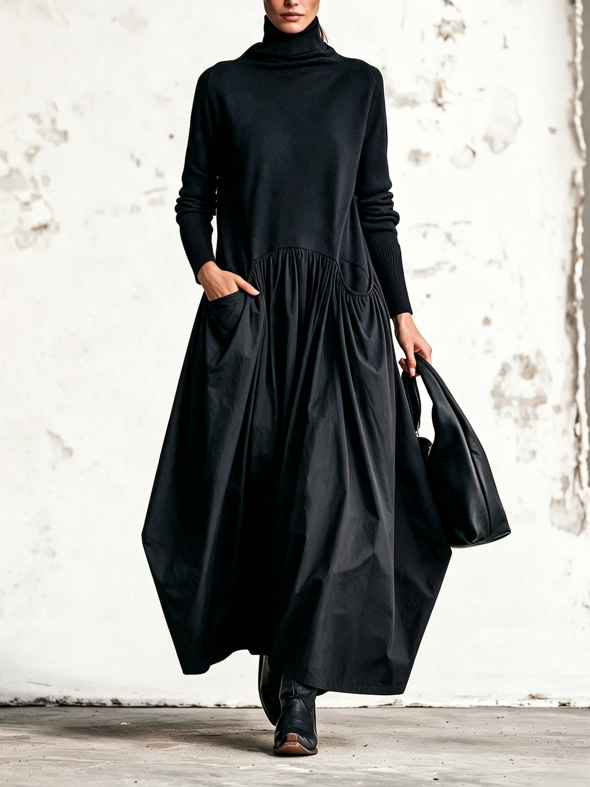 Mireille | Robe longue oversize noire à col montant
