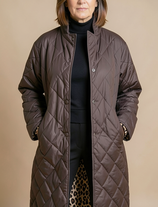 Manteau matelassé marron à doublure léopard