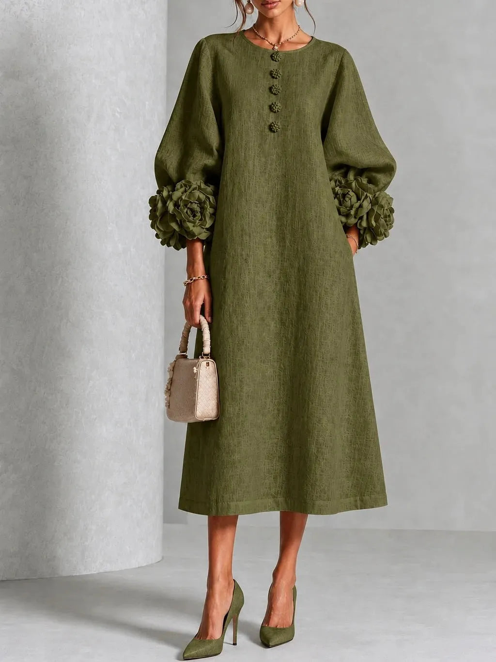 IVY | Robe midi à motifs floraux avec manches à revers en forme de rose