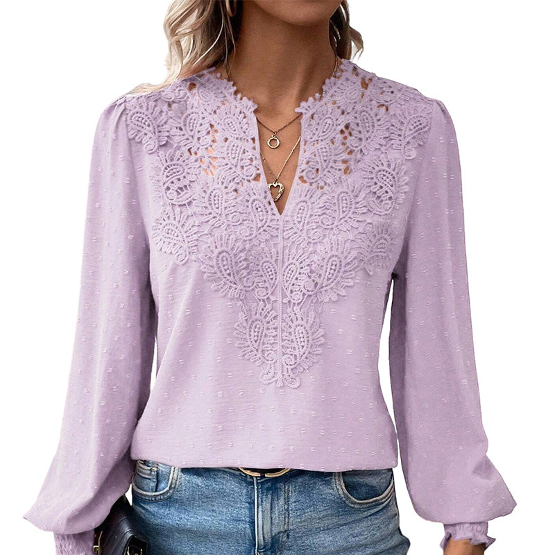 Élise | Blouse à col en V et détails en dentelle